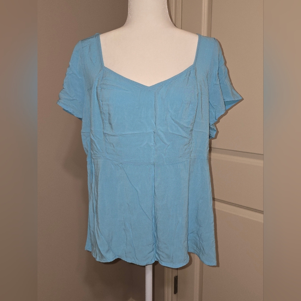 Torrid Peplum Challis Sweetheart Flutter Sleeve Top Size 2 (XXL) in Blue Topaz